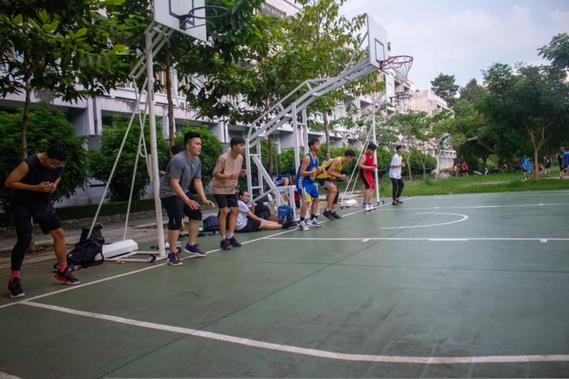 Trận bóng rổ giao hữu chào đón tân sinh viên UIT