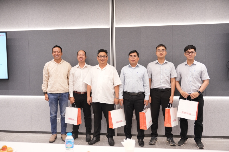 Sinh viên lập trình game thật, phát hành thật ngay trong lớp học