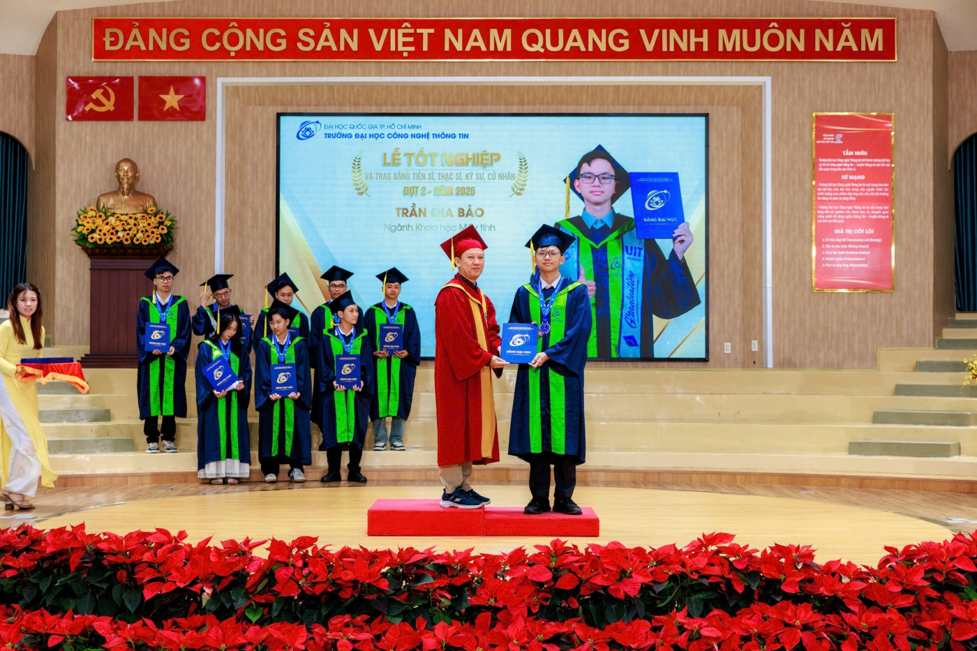 Hành trình ghi dấu ấn học thuật được tuyển thẳng nghiên cứu sinh của tân cử nhân tốt nghiệp sớm tiến độ tại UIT 