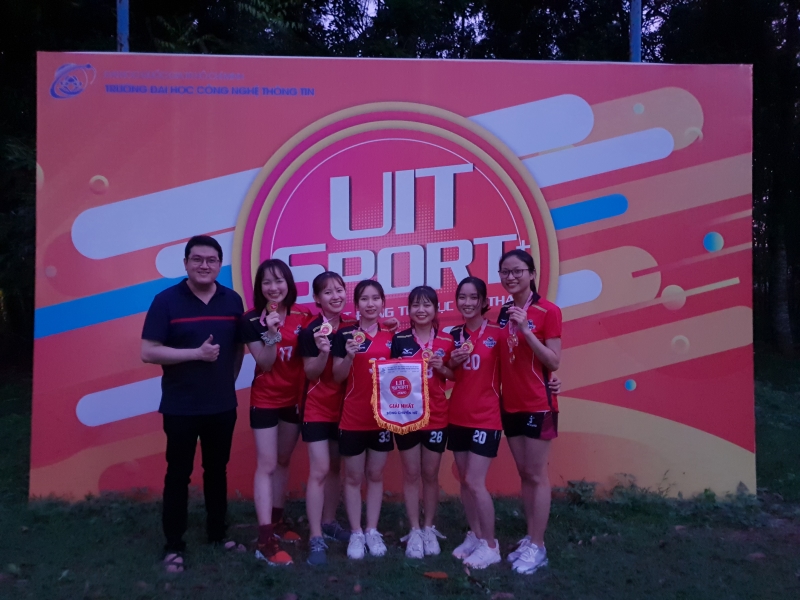 UIT Sport+2020 - KH&KTTT giành huy chương vàng môn Bóng chuyền nữ