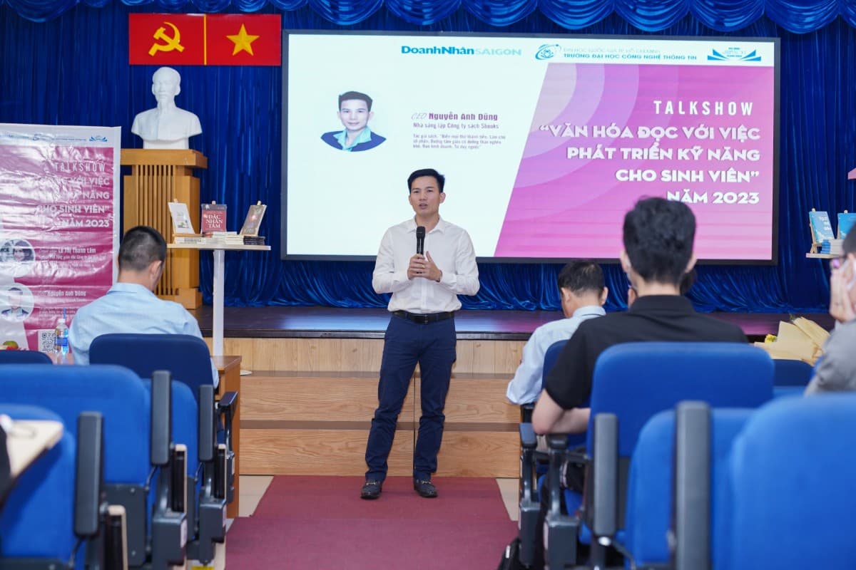UIT mang đến một làn gió mới bằng talkshow “Văn hóa đọc”