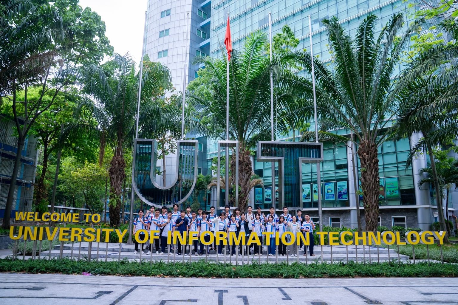 UniTour 2026: Hơn 150 học sinh THPT khám phá thế giới công nghệ cùng UIT