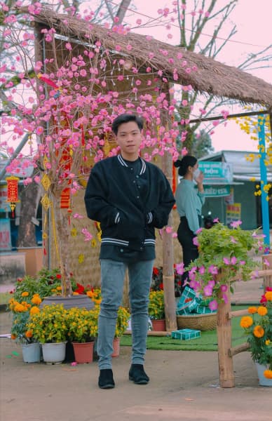 “Đừng chọn UIT nếu bạn chưa sẵn sàng trở thành người dẫn đầu” Đoàn Long An - Chàng sinh viên UIT có bài báo được đăng tại Hội nghị Quốc tế về Xử lý Ngôn ngữ Châu Á
