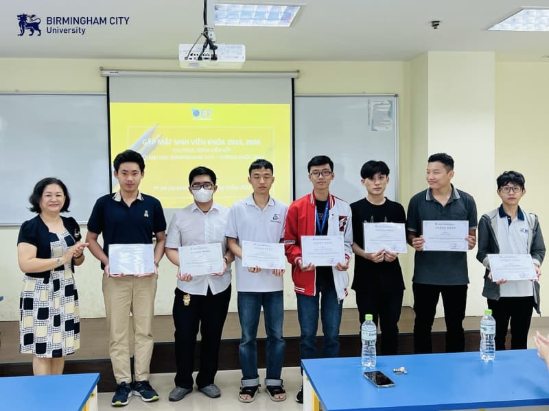 Ban Giám Hiệu trường ĐH CNTT ĐHQG- HCM gặp gỡ, vinh danh sinh viên chương trình liên kết quốc tế BCU