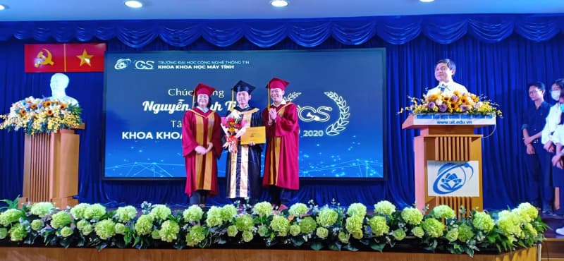 LỄ TỐT NGHIỆP VÀ TRAO BẰNG KHOA KHOA HỌC MÁY TÍNH