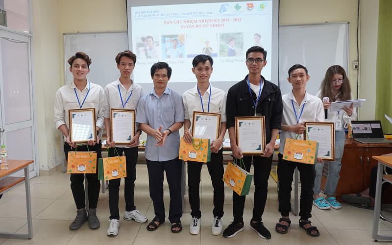 CHÀO MỪNG ĐẠI HỘI CÂU LẠC BỘ HỌC THUẬT CEEC