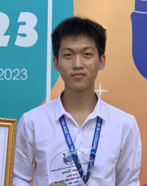  “Có 1 UIT rất khác” trong mắt Tân thủ khoa kỳ thi ĐGNL 2022