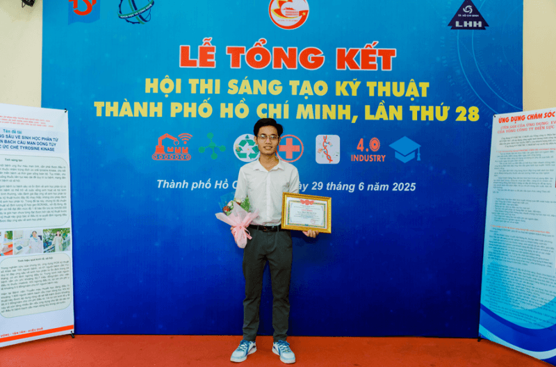 Sinh viên UIT đạt giải Nhì tại Hội thi Sáng tạo Kỹ thuật TP.HCM lần thứ 28