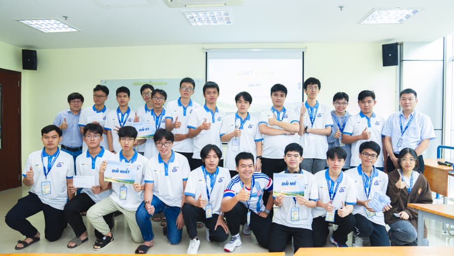 Trại hè công nghệ "UIT Algo Bootcamp 2024" khép lại với những ý tưởng sáng tạo, đột phá của các trại sinh