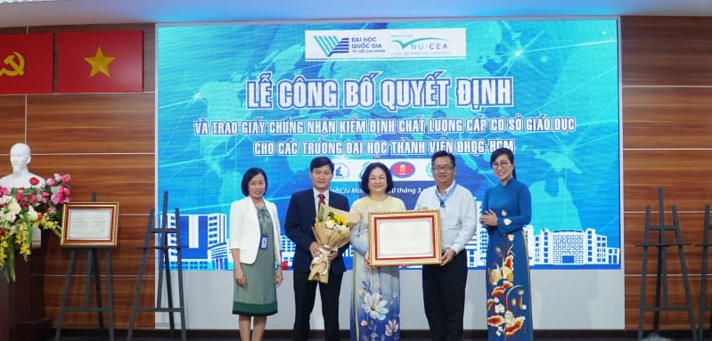  Chúc mừng trường Đại học Công nghệ Thông tin đạt kiểm định chất lượng 