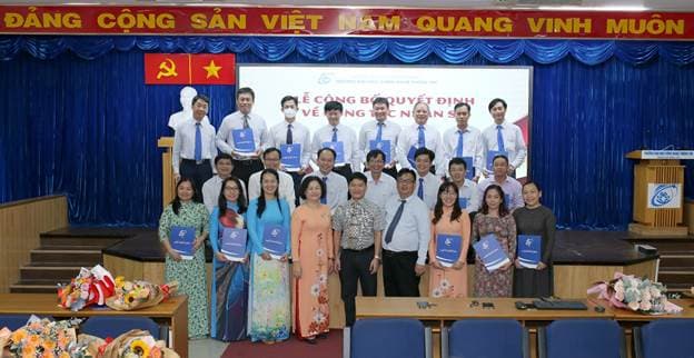 Lễ công bố quyết định công tác nhân sự lãnh đạo các đơn vị