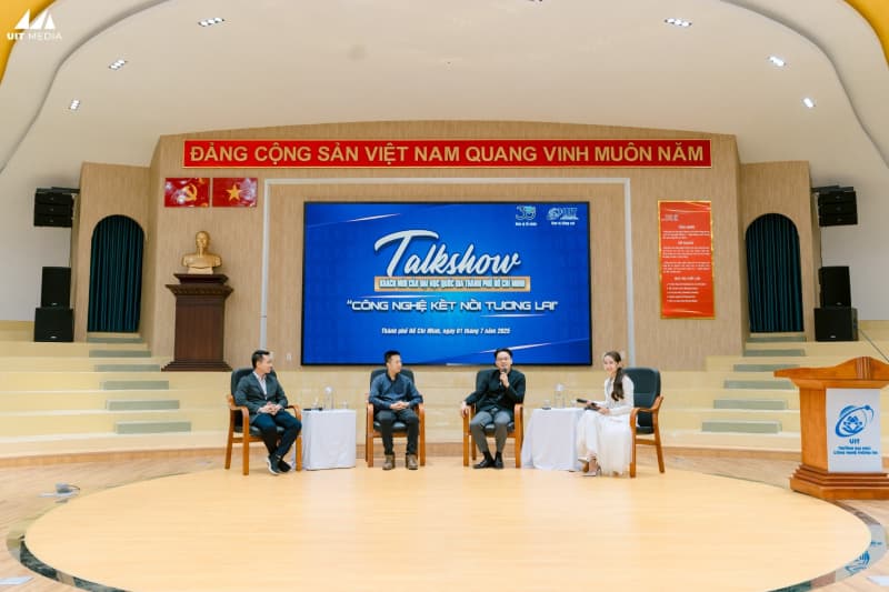 Talkshow “Công nghệ kết nối tương lai” - Điểm chạm của tri thức, đam mê và dòng chảy công nghệ 