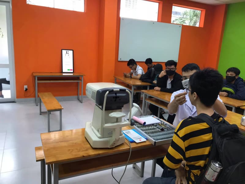 CE CARE - Khám và tư vấn các bệnh về mắt