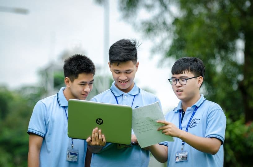 Thông báo nhận hồ sơ Chương trình Học bổng Khoa học Công nghệ Đào tạo Thạc sĩ, Tiến sĩ Du học Nước ngoài của Tập đoàn Vingroup - Dành cho ứng viên nộp hồ sơ năm học 2023/24 và 2024/25