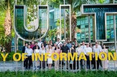 Học viên cao học University of Calgary tìm hiểu môi trường học tập, nghiên cứu tại UIT