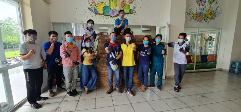  Trường ĐH Công nghệ Thông tin đã trao 1000 thùng giấy mới cho ký túc xá ĐHQG