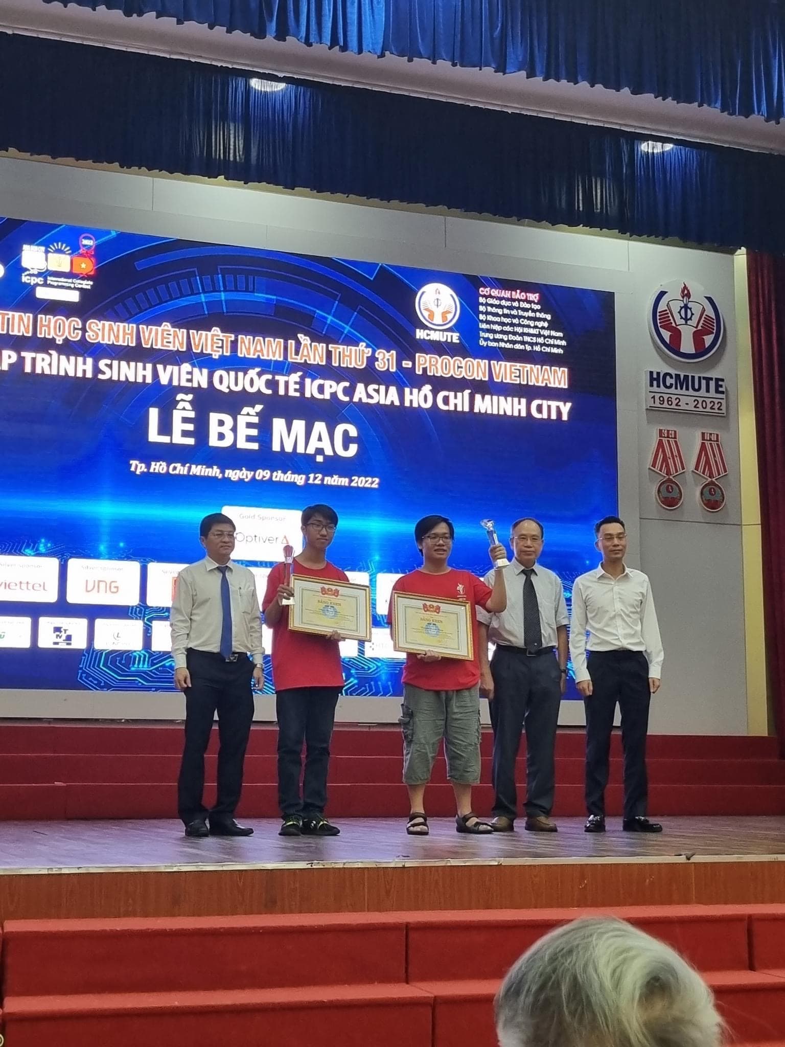  Phan Trọng Nhân - chủ nhân Cúp Bạc SIÊU CÚP danh giá:”Được học & rèn luyện tại chương trình tài năng UIT là bước đệm quan trọng của mình”