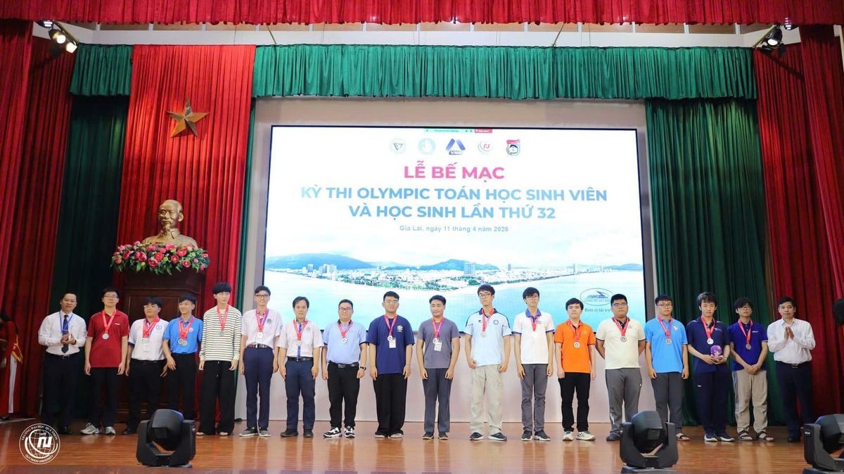 Hinh be mac OLP Toan SV 2026-3.jpg