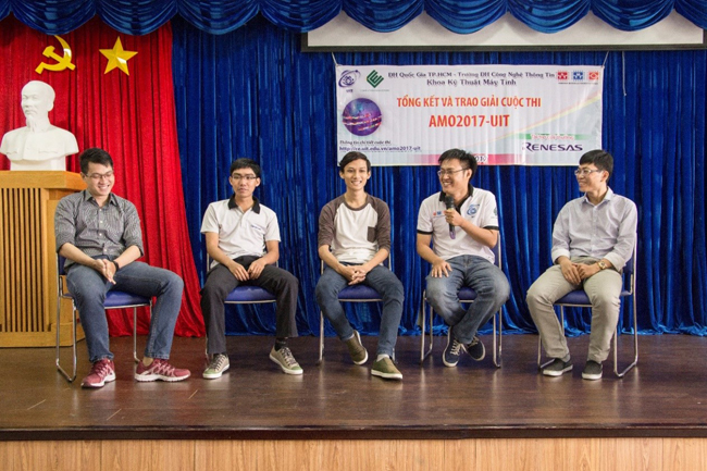 Tổng kết và trao giải cuộc thi AMO2017-UIT
