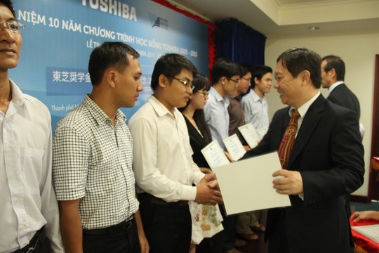 http://nld2.vcmedia.vn/thumb_w/540/2015/hb-toshiba-1441970556641.jpg