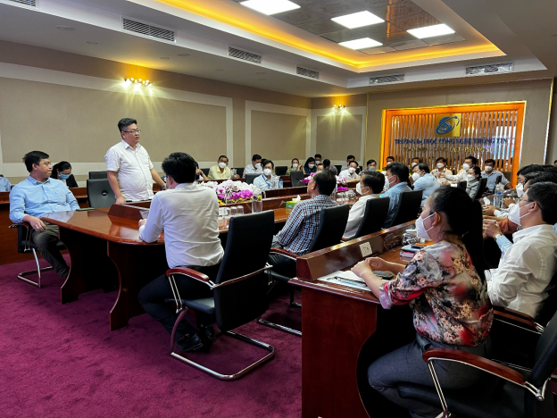 TS. Nguyễn Tấn Trần Minh Khang phát biểu chào mừng các đại biểu