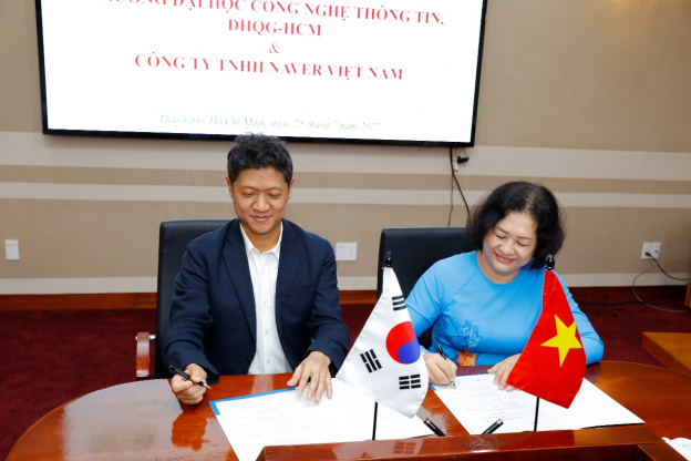 Lễ ký kết hợp tác giữa tập đoàn Naver và Trường Đại học Công nghệ Thông tin