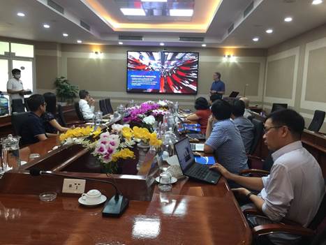 Ông Floris trình bày về hướng hợp tác giữa 2 Bên