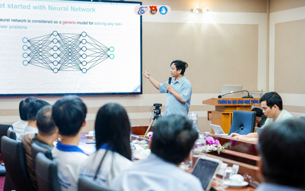 A person giving a presentation to a group of people
AI-generated content may be incorrect.