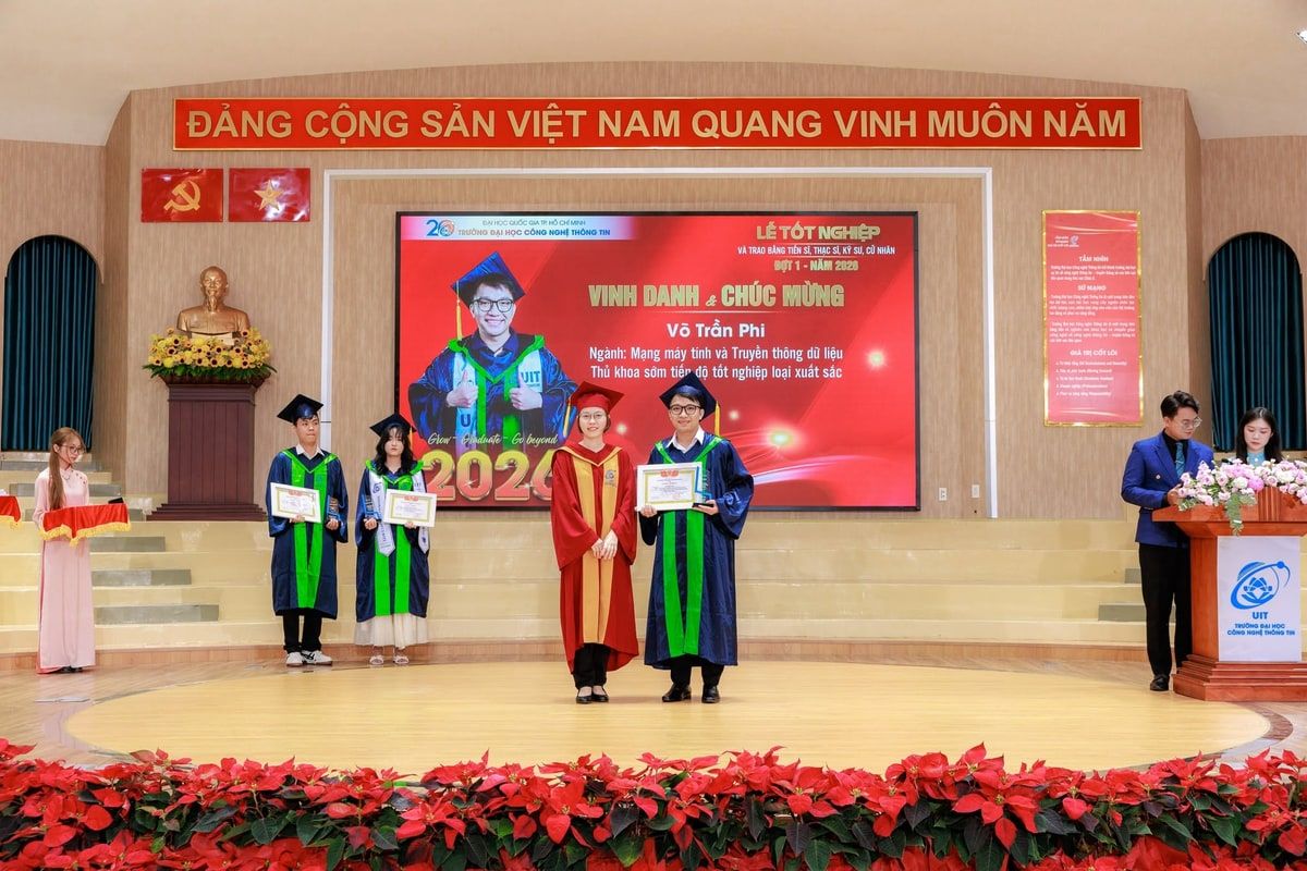 võ trần phi 1.jpg