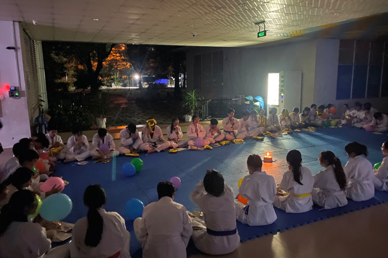 https://www.uit.edu.vn/sites/vi/files/image_from_word/393401862_820699833389605_7088171989719007571_n.jpg