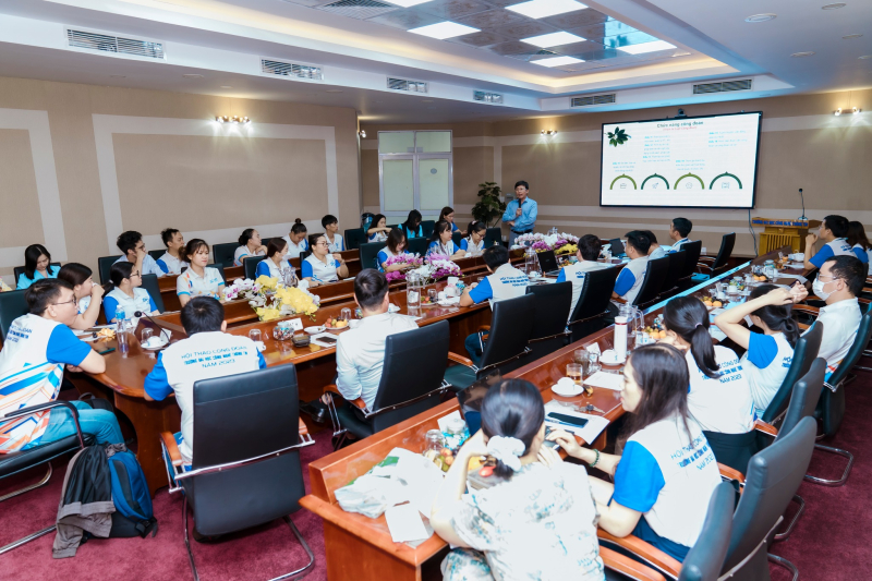 https://www.uit.edu.vn/sites/vi/files/image_from_word/394758426_783504986910199_8551565420248608316_n.jpg