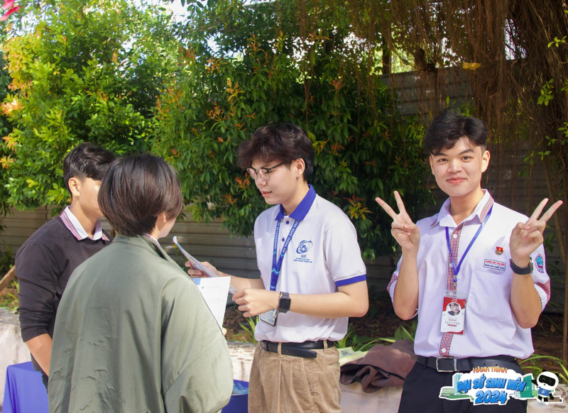 https://www.uit.edu.vn/sites/vi/files/image_from_word/404178360_631137849219431_2080186377679176513_n.jpg