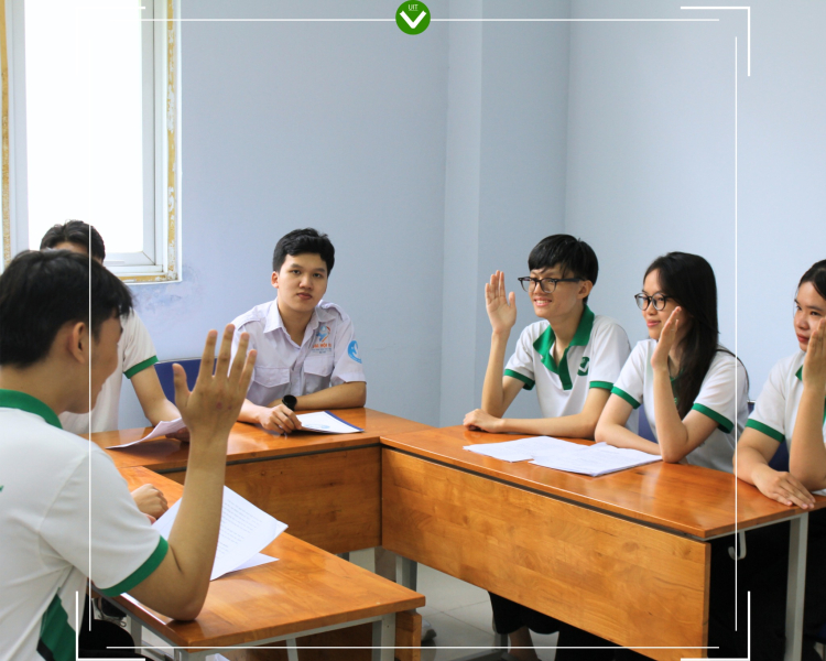 https://www.uit.edu.vn/sites/vi/files/image_from_word/406608084_824750746325756_6445699420123825980_n.jpg