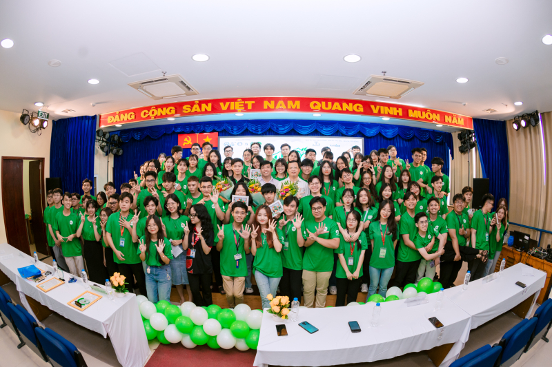 https://www.uit.edu.vn/sites/vi/files/image_from_word/409393622_774214688081538_3803836774303743172_n.jpg