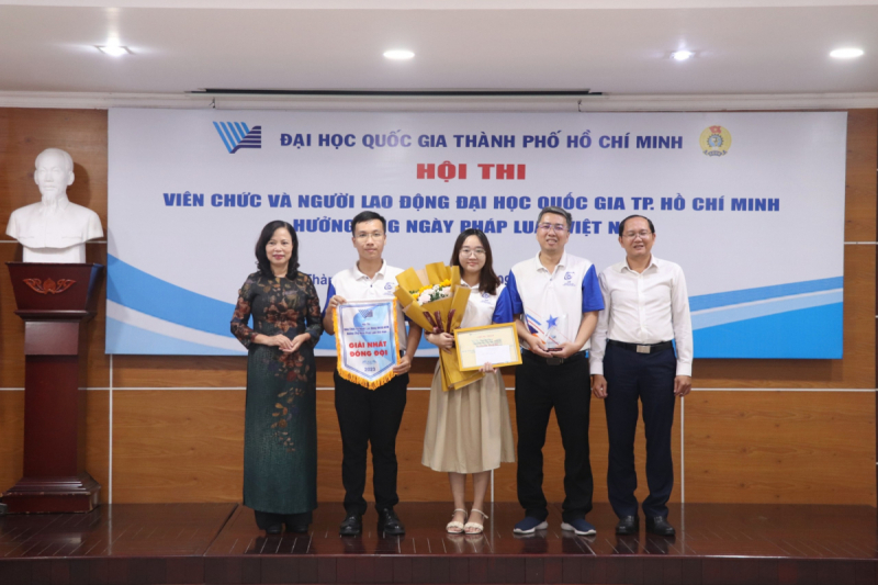 https://www.uit.edu.vn/sites/vi/files/image_from_word/giai_nhat_5.jpg