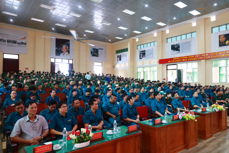 https://www.uit.edu.vn/sites/vi/files/image_from_word/khai_mac_3.jpg