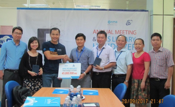 Công ty KMS Technology trao tặng máy đọc sách cho sinh viên