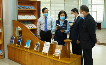 Giới thiệu Tủ sách Doanh Nhân Việt Nam tại Thư viện UIT