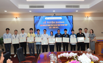 Vinh danh sinh viên đoạt giải cao tại các cuộc thi Công nghệ Thông tin