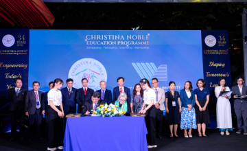  ĐHQG-HCM ký kết hợp tác hiệp hội bảo trợ trẻ em Christina Noble 