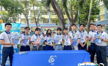  Hành trình kết nối- Đại sứ sinh viên UIT đến thăm Trường  THPT Nguyễn Khuyến