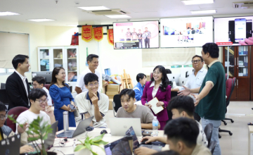 Đoàn công tác Trường Đại học VinUni tham quan InSecLab sau ký kết hợp tác với ĐHQG-HCM 