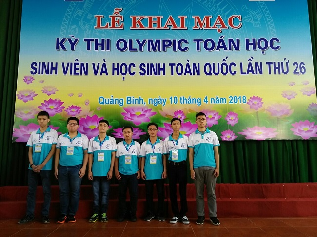 Đội tuyển sinh viên UIT tham gia Cuộc thi Olympic Toán sinh viên toàn quốc