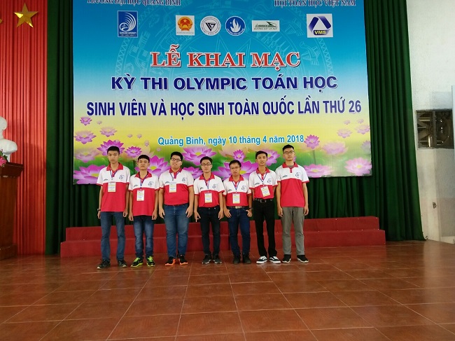 Đội tuyển sinh viên UIT tham gia Cuộc thi Olympic Toán sinh viên toàn quốc