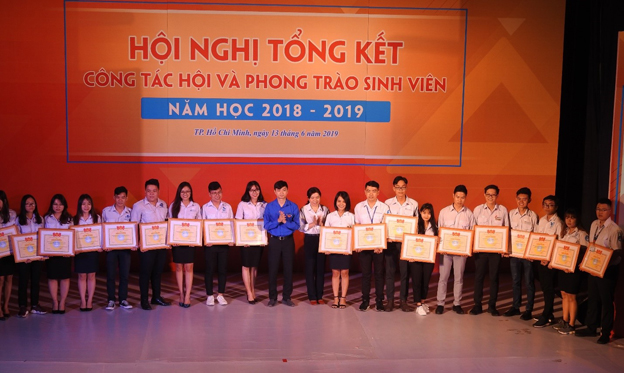 HSV trường nhận Bằng khen Trung ương Hội sinh viên Việt Nam