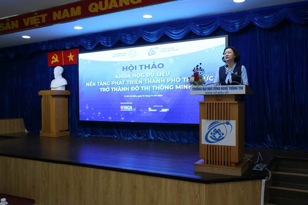 PGS.TS. Nguyễn Hoàng Tú Anh phát biểu tại Hội thảo