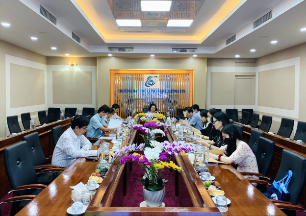 Hội nghị tổng kết công tác Thi đua - Khen thưởng NH 2021 - 2022 và phương hướng, nhiệm vụ NH 2022 - 2023 cụm thi đua số 1, ĐHQG-HCM