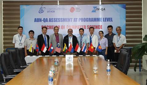 Welcoming a delegation of experts from AUN-QA Organization to evaluate the training program at UIT