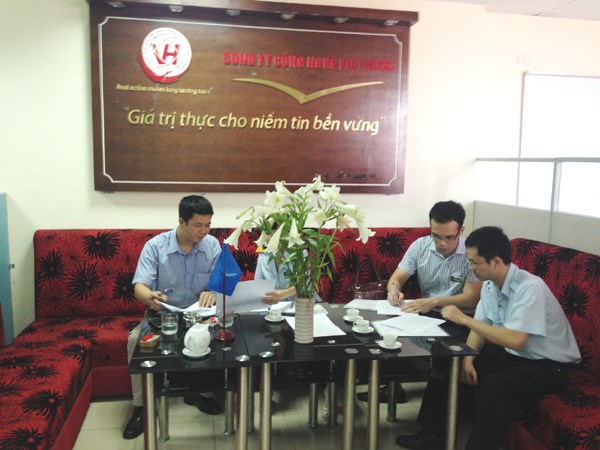 viet hong 3 BAGE.JPG